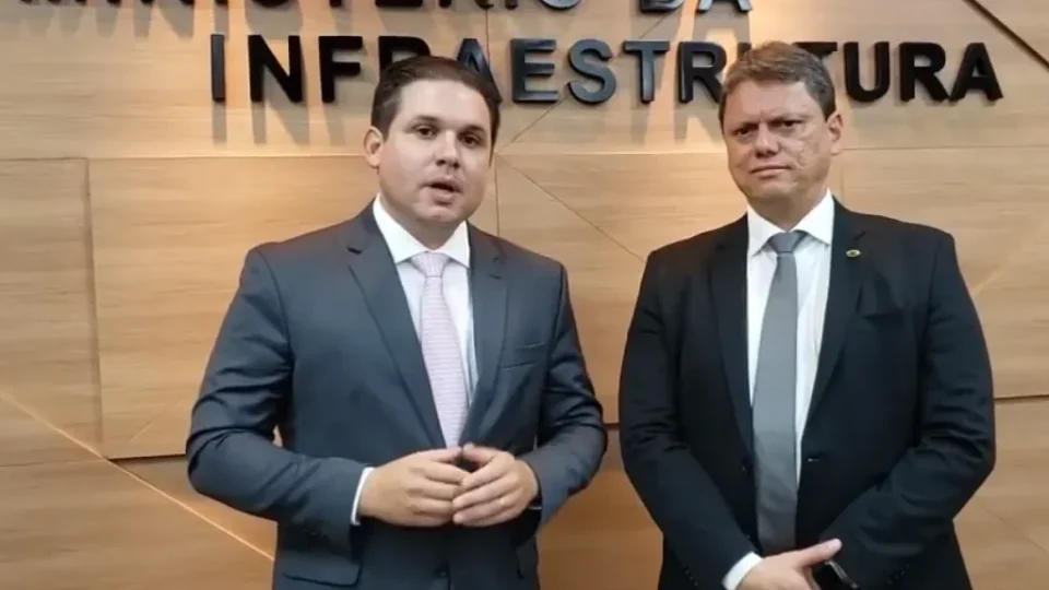 PL quer que Tarcísio volte a pressionar Hugo Motta por anistia