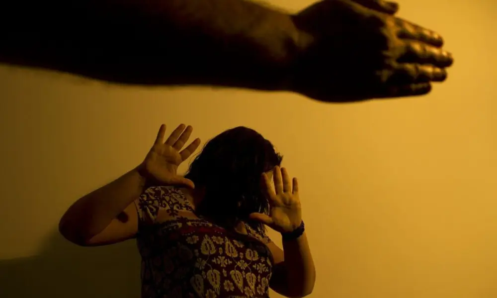 No AC, PL cria mural digital com nomes e fotos de condenados por violência contra mulher