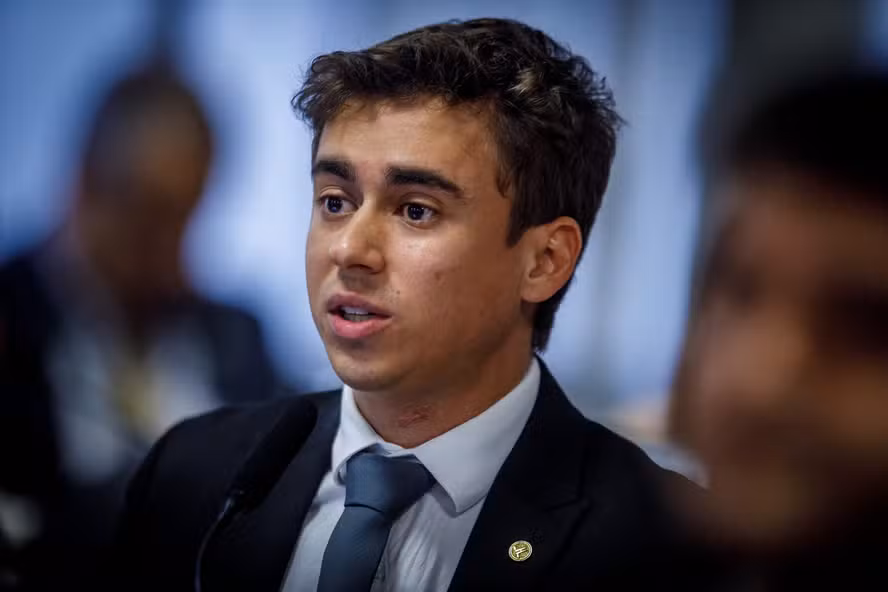 Nikolas elogia Tarcísio, mas avalia que trocar reeleição para competir com Lula é ‘risco muito alto’