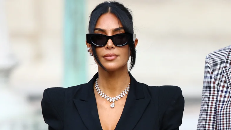 Kim Kardashian revela aneurisma cerebral