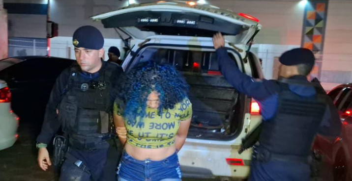 Mulher é presa com 122 kg de skunk após perseguição em rodovia do Acre