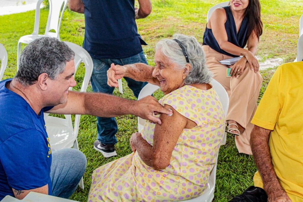 Prefeitura de Cruzeiro do Sul realiza Pit-Stop de vacinação contra a influenza na 25 de Agosto