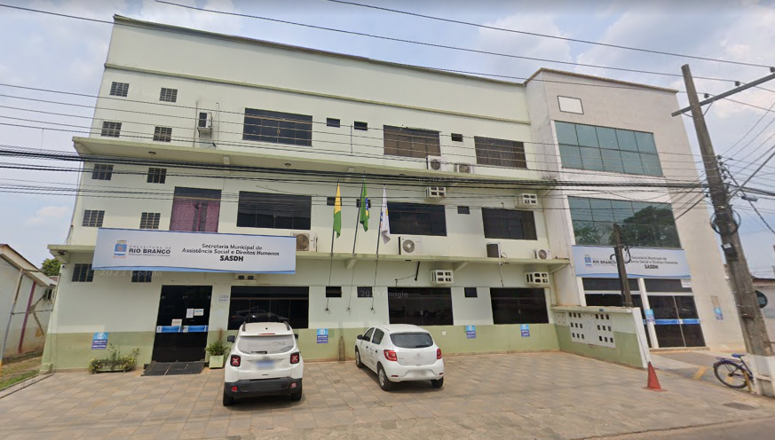 Criminosos invadem galpão de secretaria e roubam veículos e cestas básicas em Rio Branco