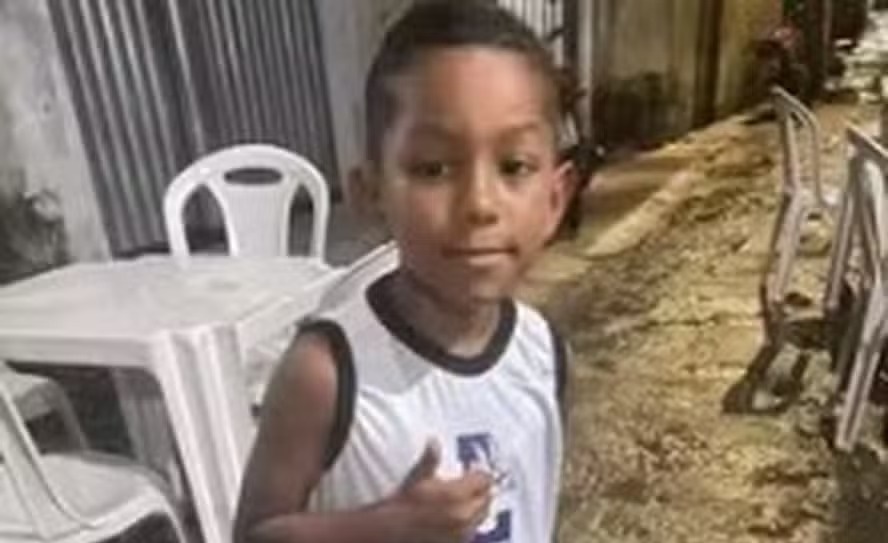 VÍDEO: Corpo de menino de 6 anos é encontrado em mala deixada em cemitério