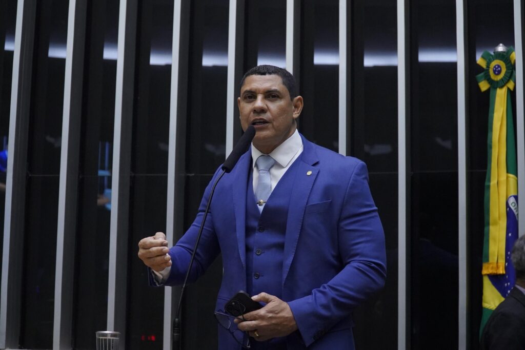 Projeto relatado por Coronel Ulysses que endurece combate ao crime organizado é aprovado na Câmara e segue para o Senado