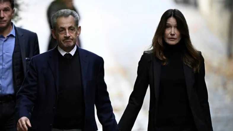 Condenado, ex-presidente francês Sarkozy começa a cumprir pena