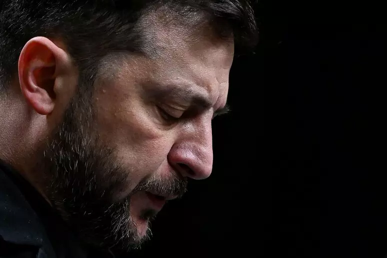 Zelensky diz estar pronto para avançar com acordo de paz