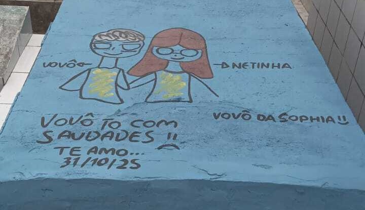 No Acre, criança faz desenho no túmulo do avô e deixa mensagem emocionante