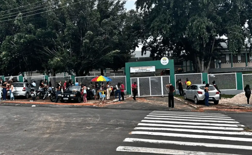 Candidatos de Rodrigues Alves e Guajará viajam para fazer o Enem em Cruzeiro