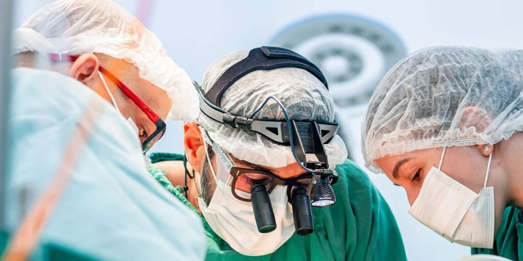 Paciente de 66 anos de Cruzeiro do Sul passa por transplante de fígado na Fundhacre