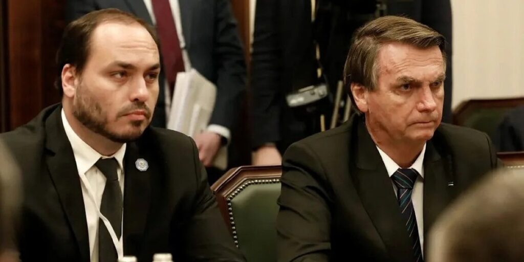 Carlos descreve estado de saúde de Bolsonaro: “Jamais o vi como está”