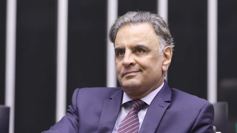 Como Aécio reage quando perguntado sobre os planos para 2026