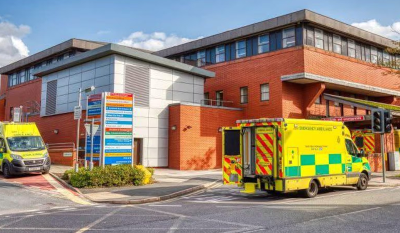 Mulher morre após hospital confundir ataque cardíaco com gases