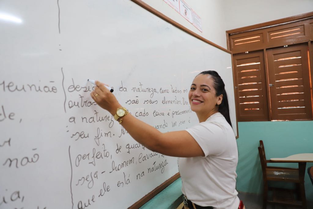 Professores são convocados para entrega de documentos em novo chamamento da Educação no Acre; veja nomes