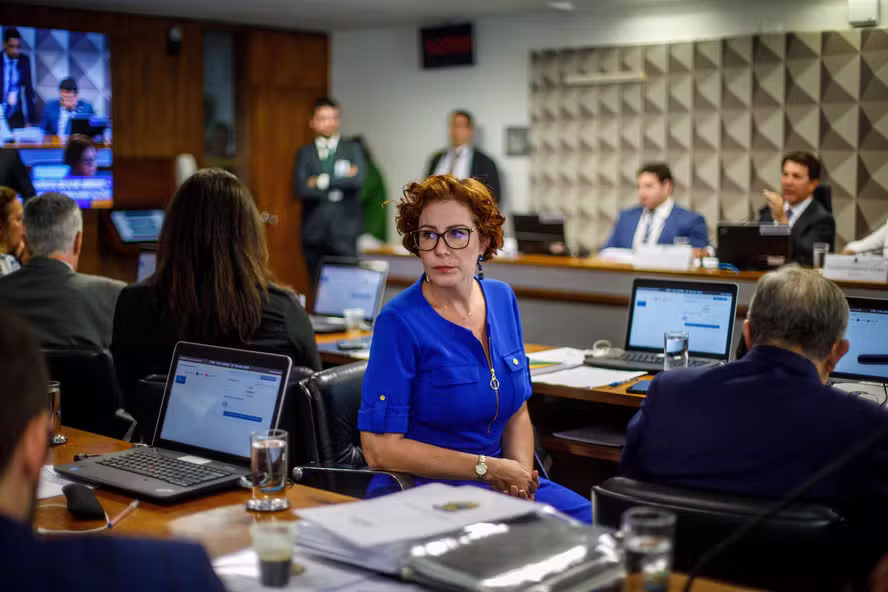 Ministros do STF dizem que decisão da Câmara sobre Zambelli é ‘inaceitável’ e avaliam reação