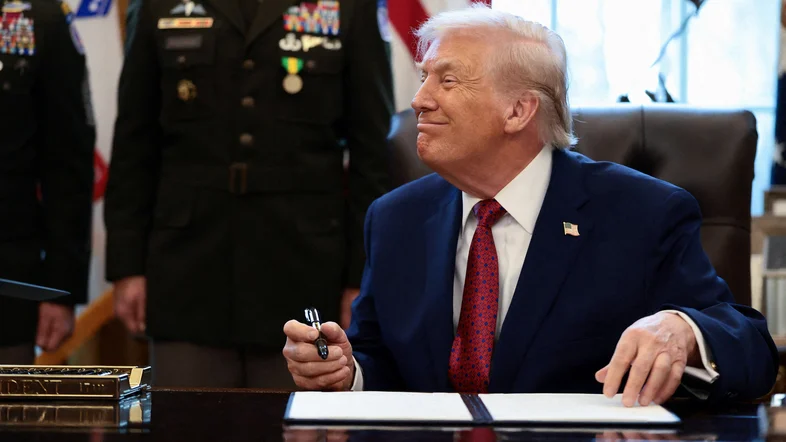 Trump processa BBC em US$ 10 bilhões em caso de difamação