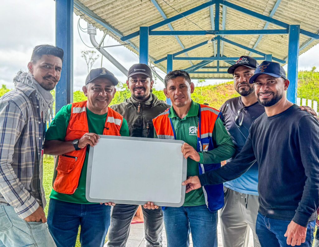 Porto Walter lidera no Acre após sair de só 2 escolas conectadas para 100% da rede rural online