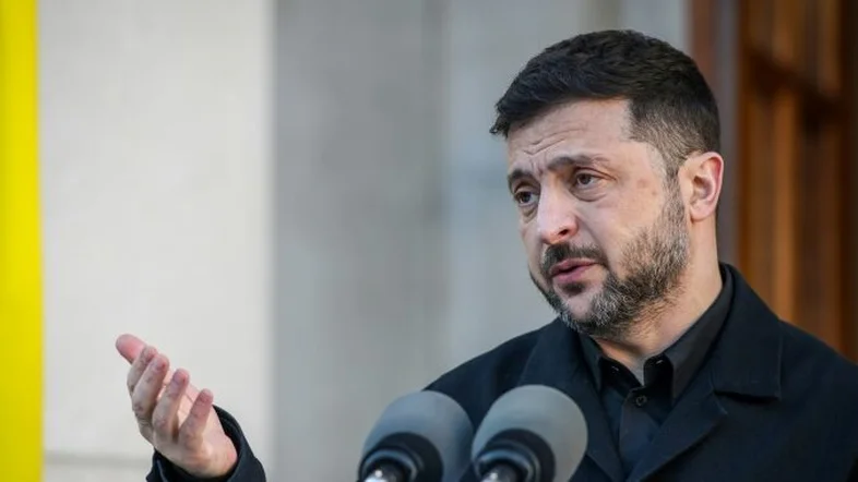 Zelensky e EUA continuam negociações sobre o fim do conflito na Ucrânia