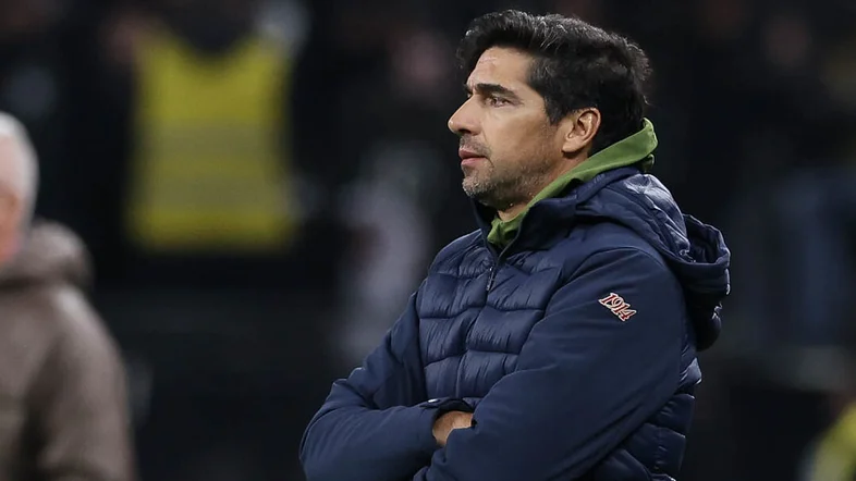 Palmeiras renova contrato com técnico Abel Ferreira até 2027