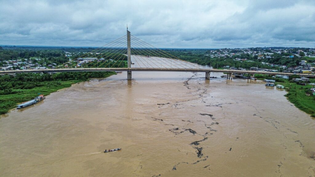Cruzeiro do Sul entra em alerta após Rio Juruá alcançar 11,80 metros
