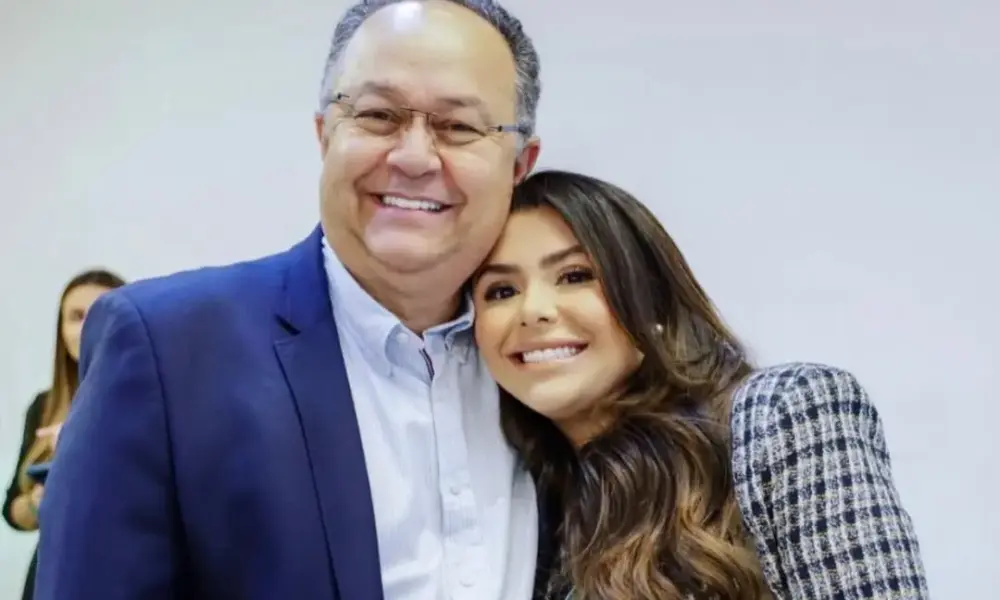 Gabriela Câmara sai em defesa do pai após acusações da mãe: “minha referência”