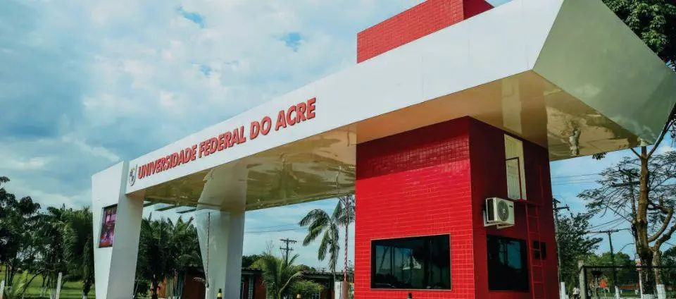 Inscrições para concurso da Ufac terminam nesta segunda-feira; salários chegam a R$ 14,4 mil