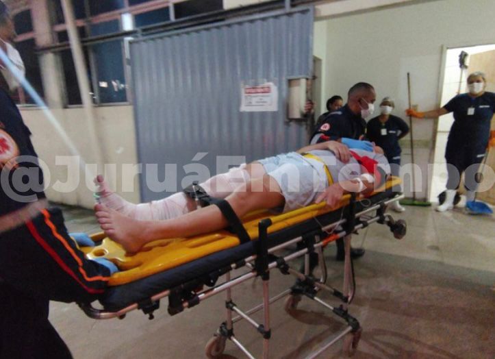 Motociclista sofre ferimentos graves após acidente com carro na Avenida Ceará