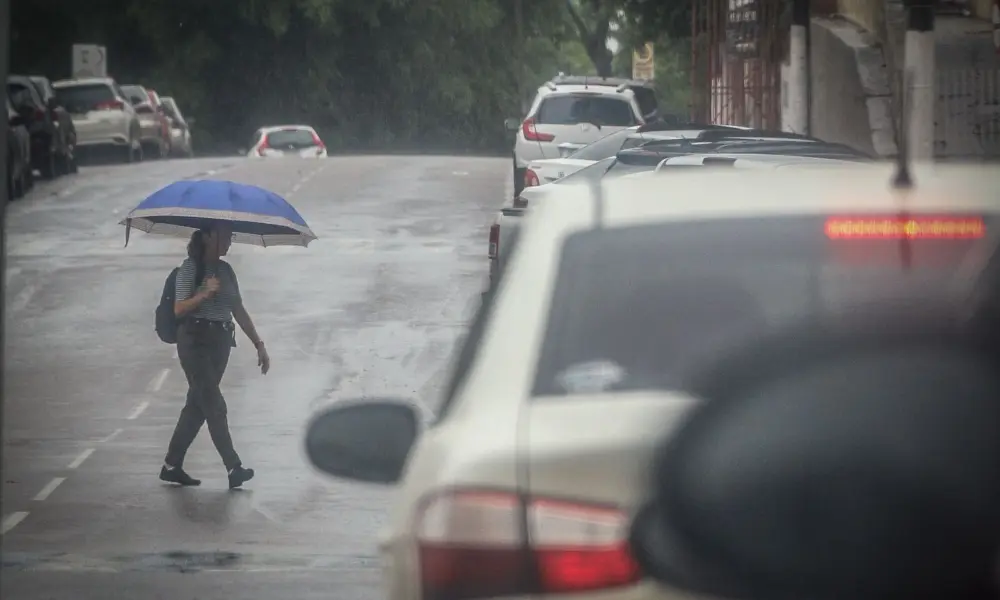Rio Branco registra mais de 100 mm de chuva em 24 horas e entra em alerta