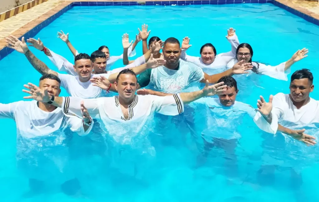 No Acre, ex-integrantes de facções são batizados por pastor e iniciam nova jornada