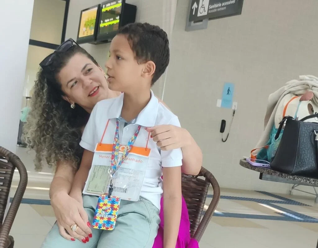 Após repercussão, Gol dará ida e volta para mãe viajar com filho autista no Acre