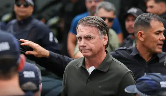 Corte de benefícios de Bolsonaro pode poupar mais de R$ 1 mi ao ano à União
