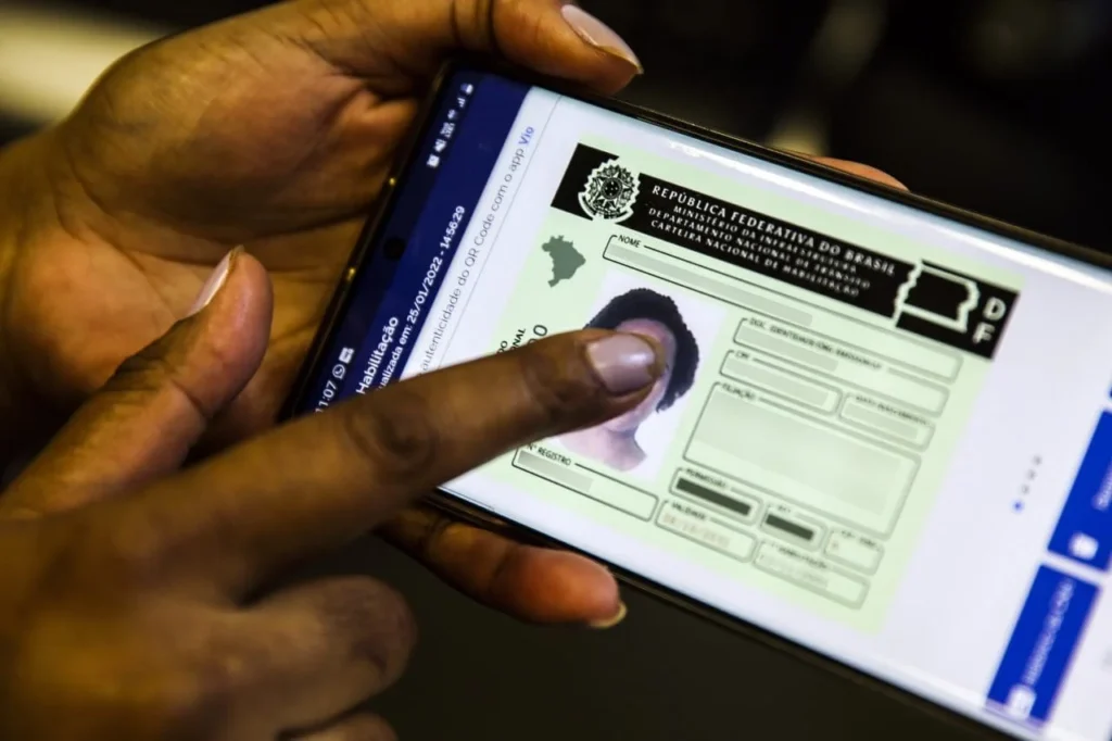 Exame toxicológico agora é obrigatório também para CNH A e B