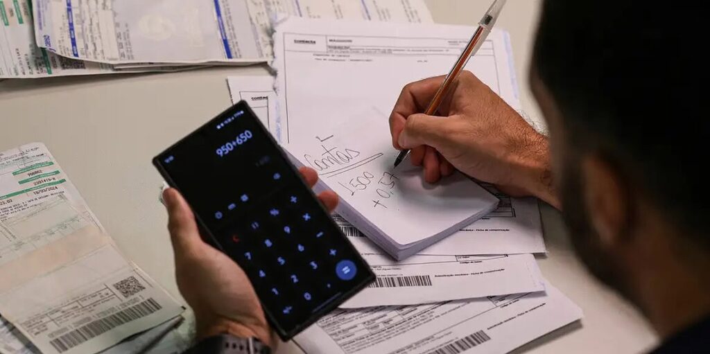 Mesmo com 13,6 mil acordos no Serasa Limpa Nome, Acre ainda tem quase metade dos adultos inadimplentes