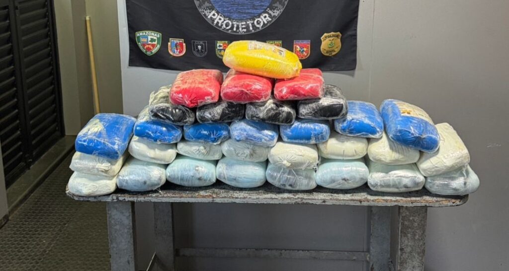 Comandante de embarcação é preso com R$ 800 mil em drogas