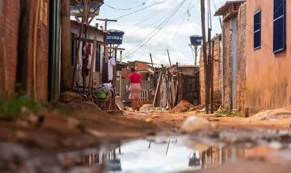 Quase 15% dos acreanos vivem em ruas sem acesso a carros, ônibus e caminhões