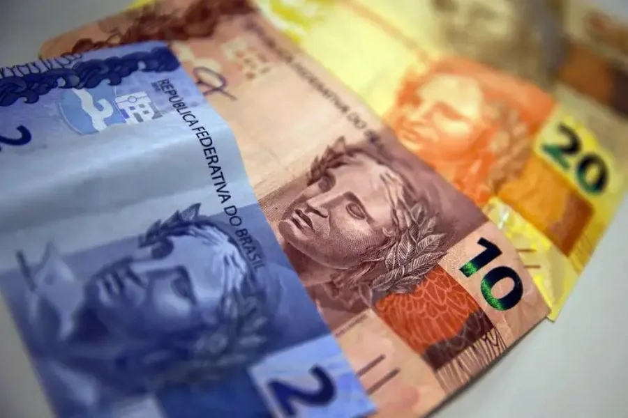 Empresas têm até esta semana para pagar segunda parcela do 13º salário; veja regras