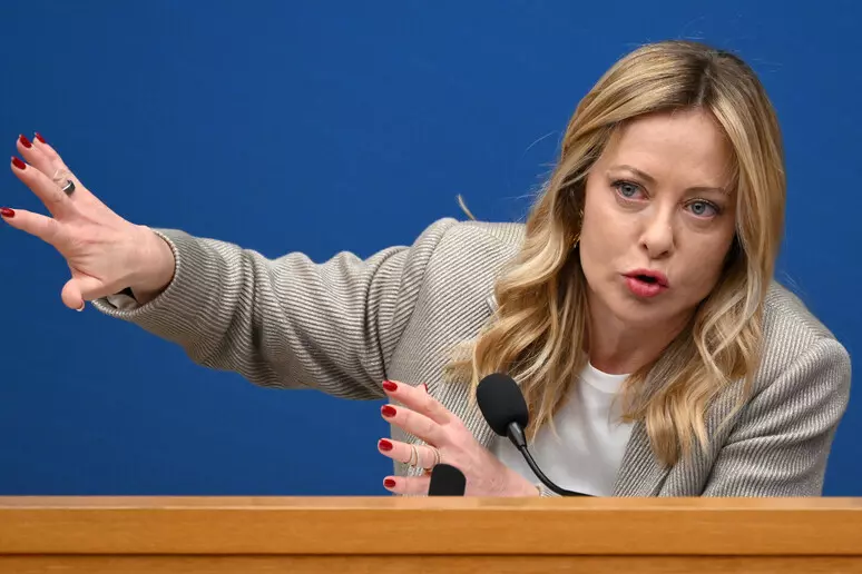 Meloni diz não acreditar em ação militar de Trump para tomar Groenlândia