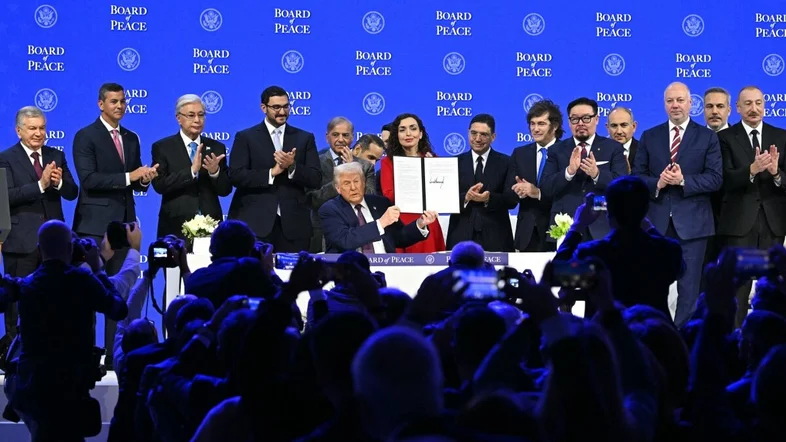 Trump lança ‘Conselho da Paz’, cita ONU e defende ‘desarmar’ o Hamas