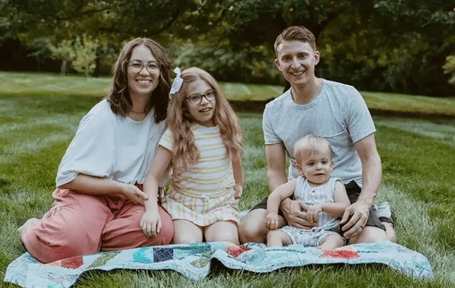 Pais descobrem demência de filha com sinal sutil: “Parou de desenhar”