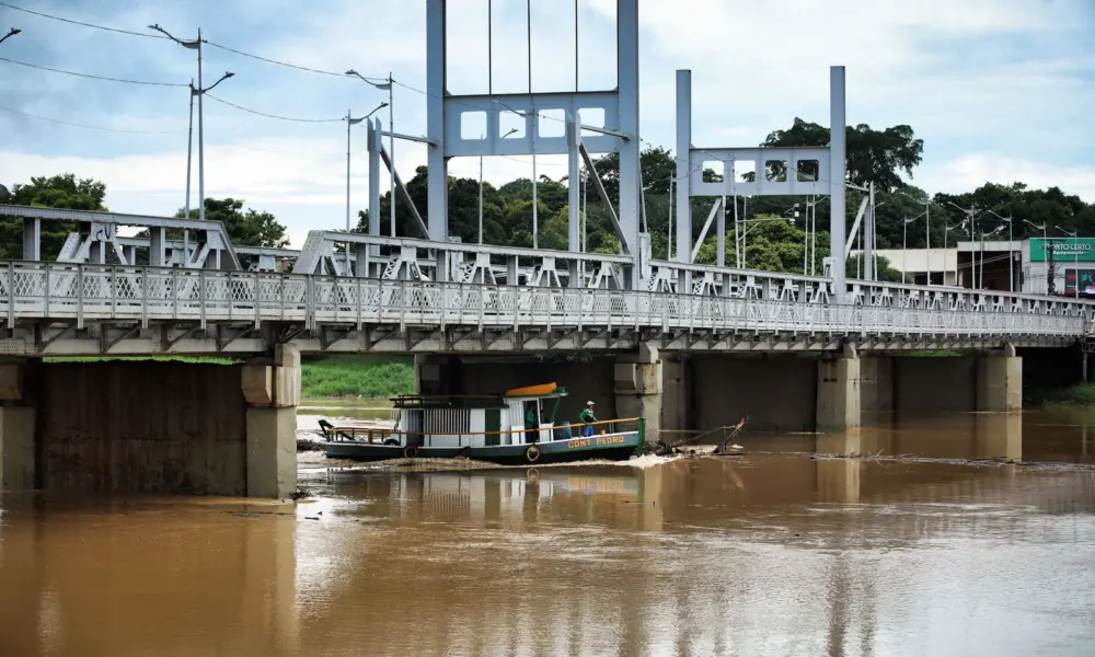 Rio Acre registra queda e permanece abaixo da cota de alerta em Rio Branco