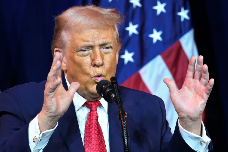 Trump assina decreto para blindar receitas do petróleo venezuelano