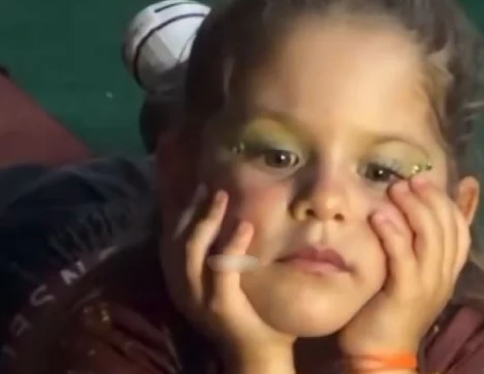 Vídeo de Maria Flor deitada em ensaio da Grande Rio viraliza nas redes