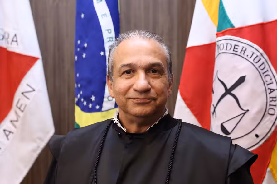 Primo expõe tentativa de abuso aos 14 anos por desembargador que inocentou réu por estupro