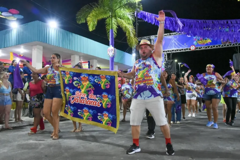 Quatro blocos animam segunda noite do Carnaval em Cruzeiro do Sul