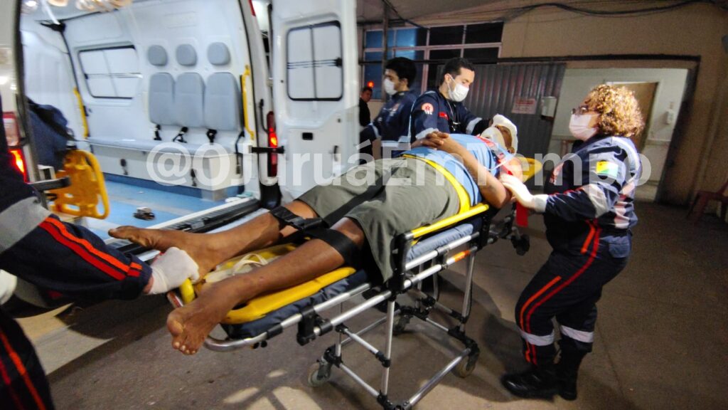 Homem é atropelado ao tentar atravessar rodovia; motorista fugiu do local