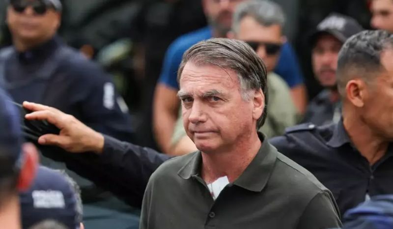 Bolsonaro recebe dirigentes do PL na Papudinha e debate Eleições 2026