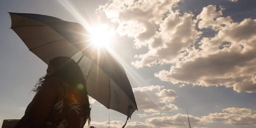 Previsão do tempo no Acre para esta segunda-feira (2) indica calor, vento e chuvas isoladas