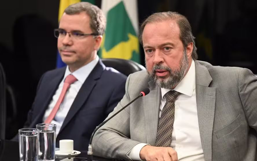 Número 2 do Ministério de Minas e Energia pede demissão a Alexandre Silveira