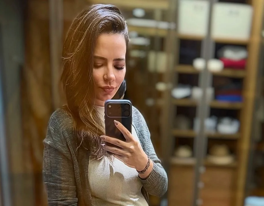 Grávida de 24 semanas, esposa de Marcio Bittar mostra foto da barriga: “Davi crescendo”