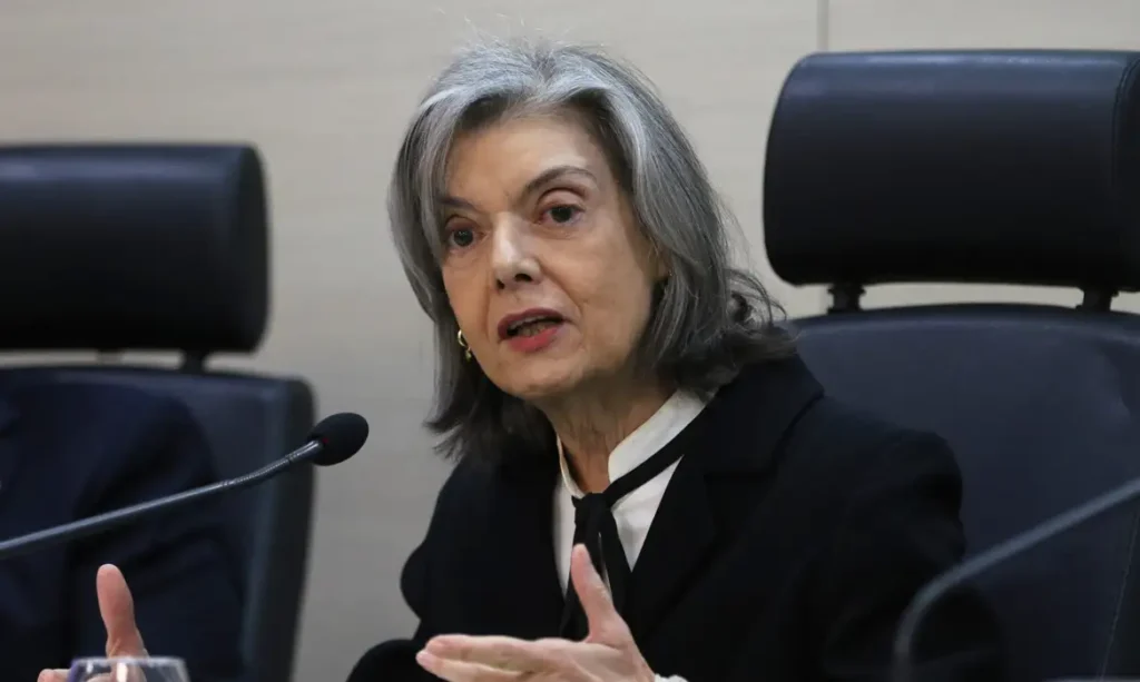 Cármen Lúcia será relatora de Código de Ética do STF, anuncia Fachin